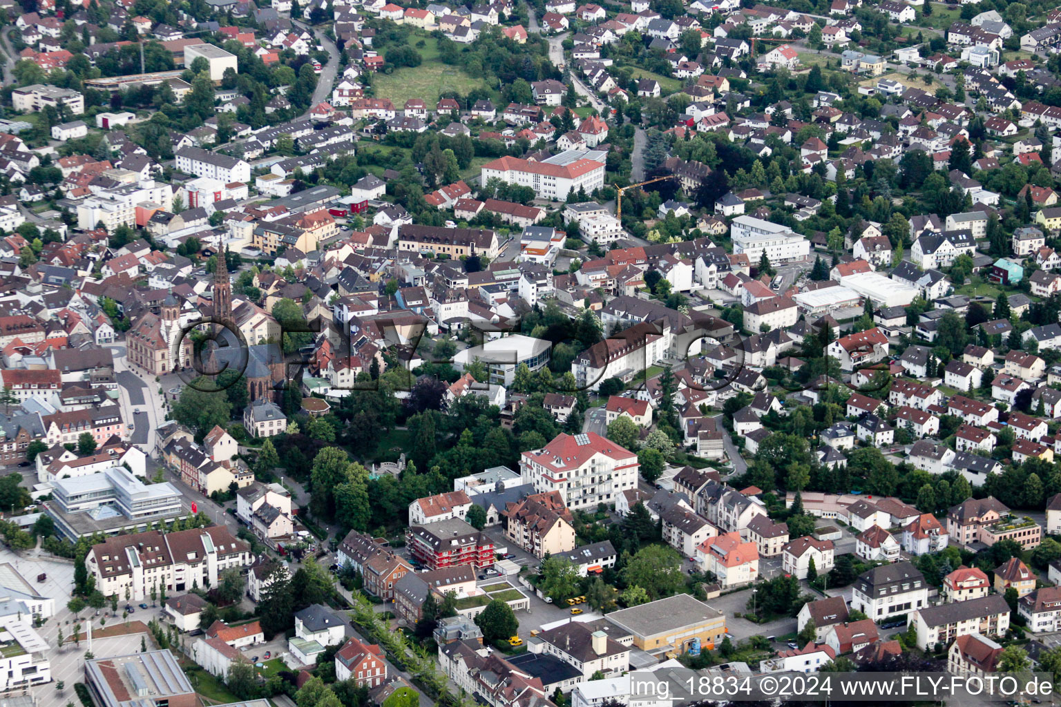 Stadtansicht vom Innenstadtbereich in Bühl im Bundesland Baden-Württemberg, Deutschland