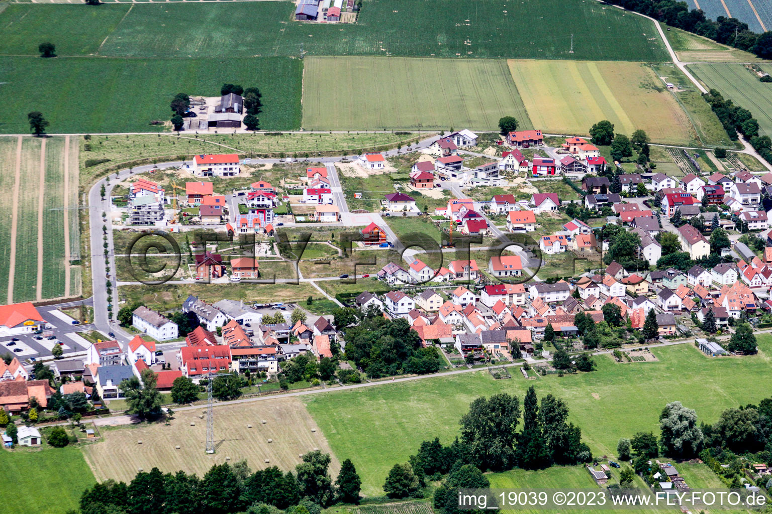 Schrägluftbild von Kandel, Höhenweg im Bundesland Rheinland-Pfalz, Deutschland