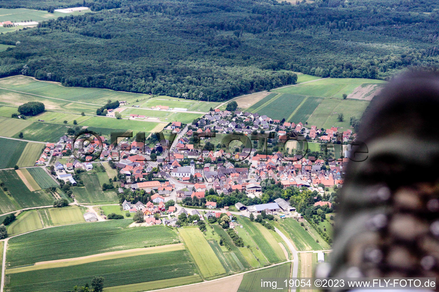 Luftaufnahme von Niederlauterbach (Elsass) im Bundesland Bas-Rhin, Frankreich