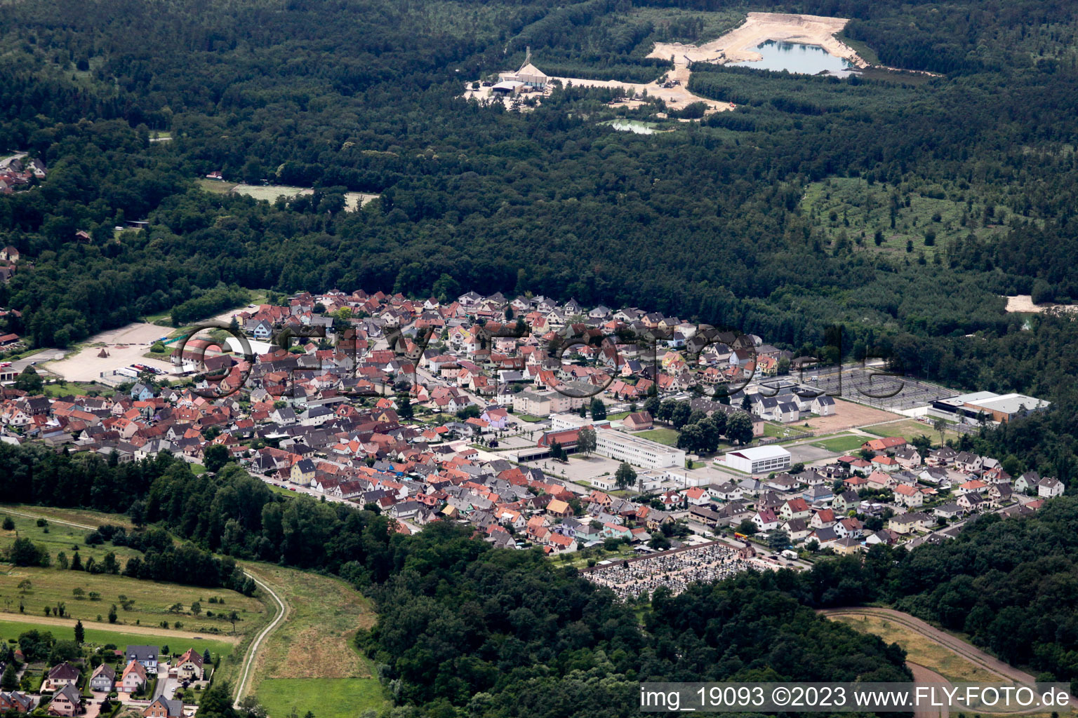 Luftbild von Soufflenheim (Elsass) im Bundesland Bas-Rhin, Frankreich