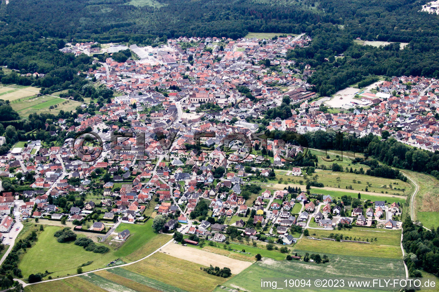 Luftaufnahme von Soufflenheim (Elsass) im Bundesland Bas-Rhin, Frankreich