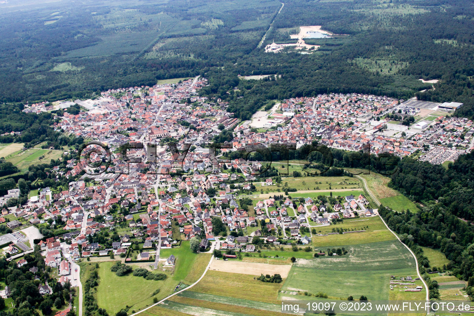 Soufflenheim (Elsass) im Bundesland Bas-Rhin, Frankreich von oben