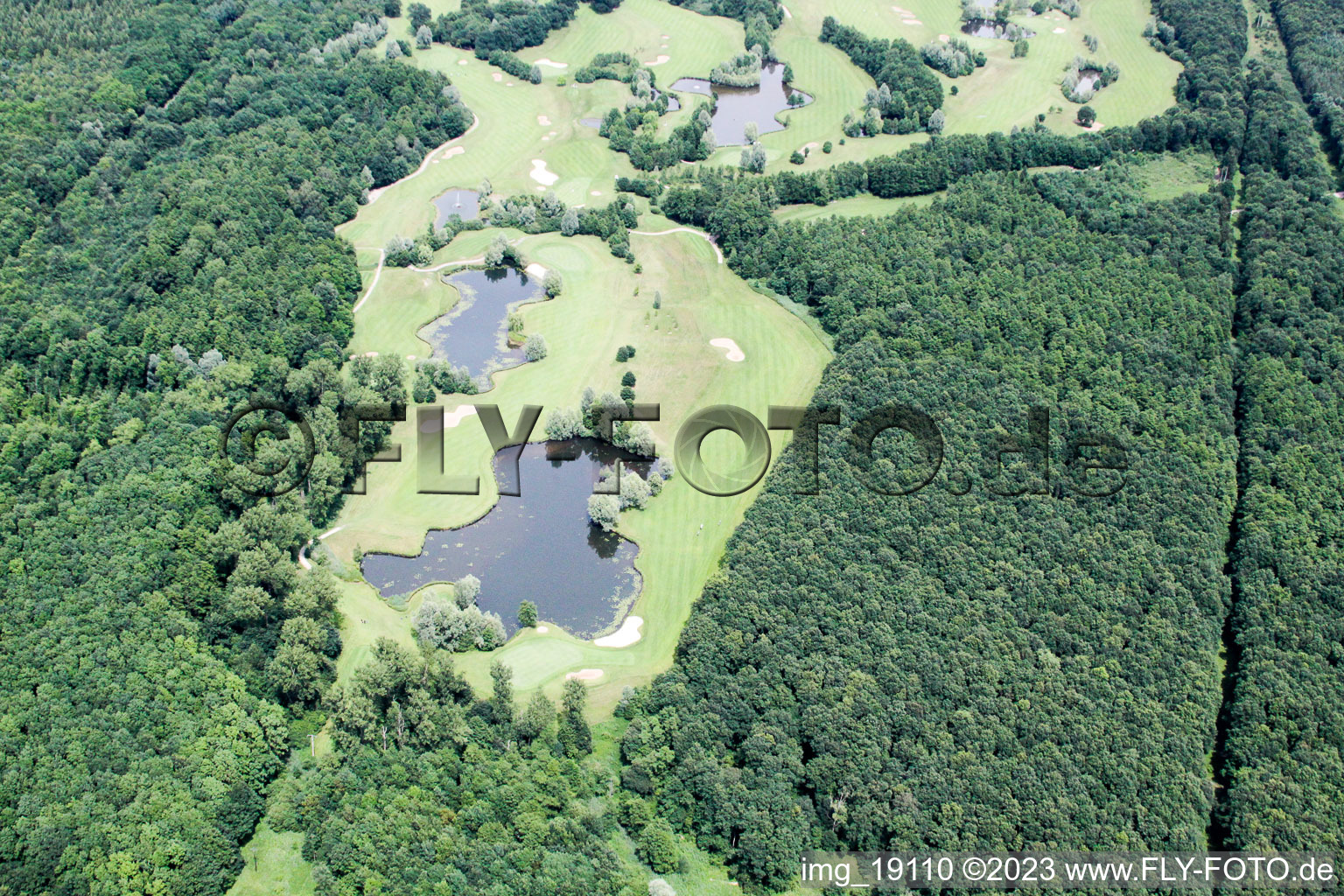 Schrägluftbild von Soufflenheim (Elsass), Golfplatz im Bundesland Bas-Rhin, Frankreich