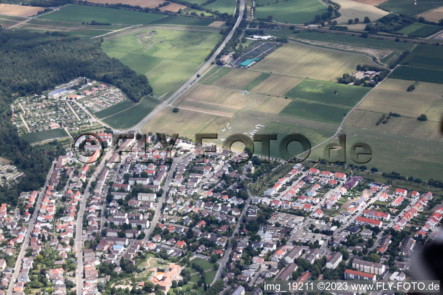 Walldorf im Bundesland Baden-Württemberg, Deutschland aus der Luft