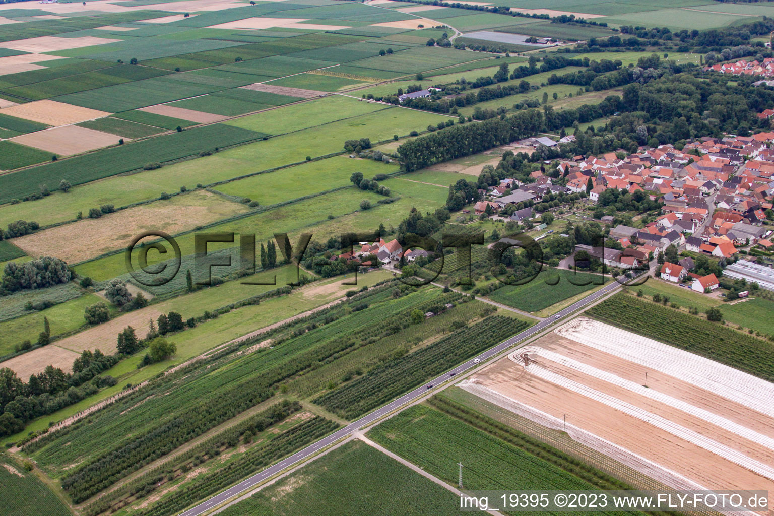 Luftaufnahme von Winden im Bundesland Rheinland-Pfalz, Deutschland