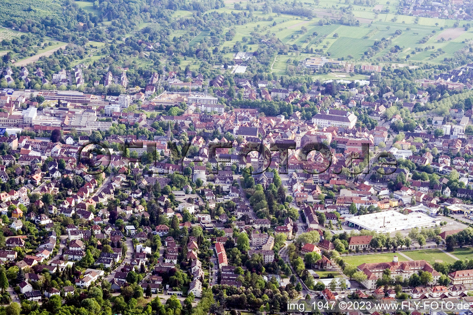 Ettlingen im Bundesland Baden-Württemberg, Deutschland von einer Drohne aus