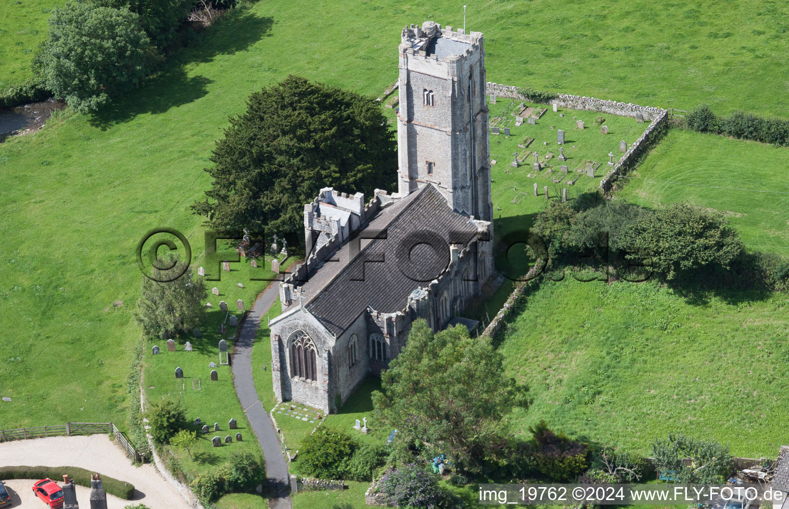 Kirchengebäude der baptistischen St John Kirche in Littlehempston in England, Vereinigtes Königreich, Großbritanien