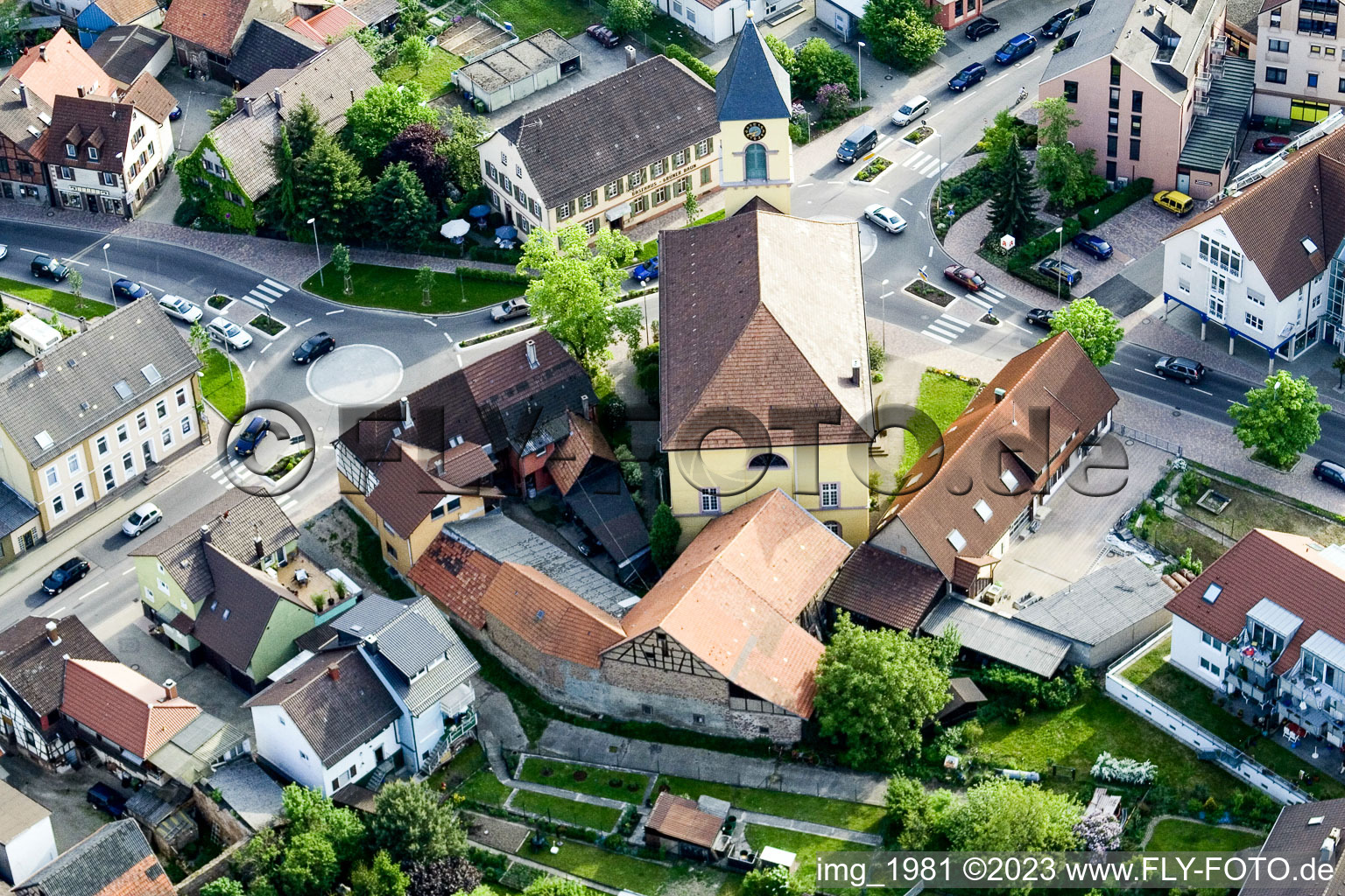 Ortsteil Langensteinbach in Karlsbad im Bundesland Baden-Württemberg, Deutschland von der Drohne aus gesehen