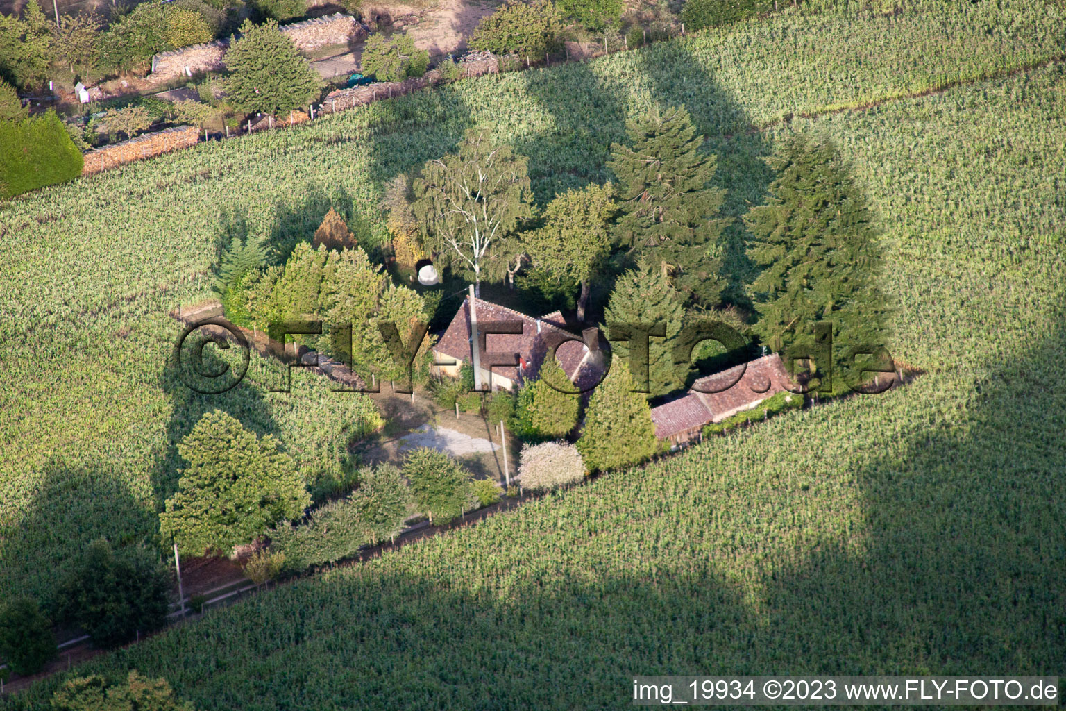 Semur-en-Vallon im Bundesland Sarthe, Frankreich aus der Luft