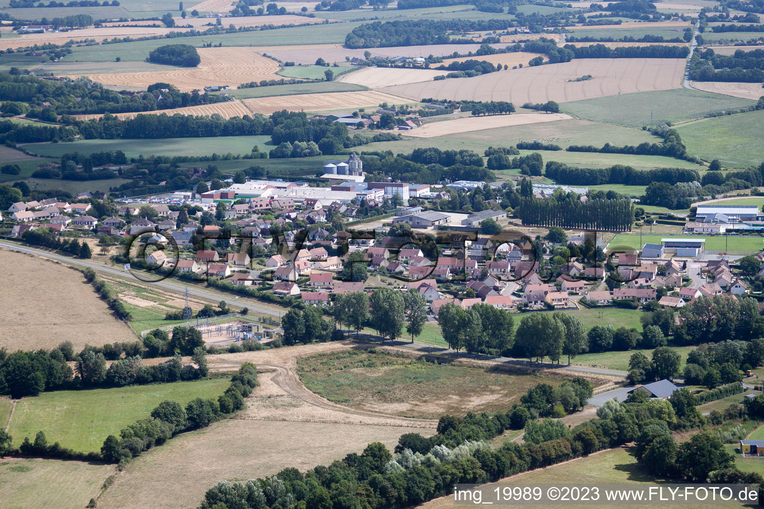 Luftaufnahme von Vibraye im Bundesland Sarthe, Frankreich