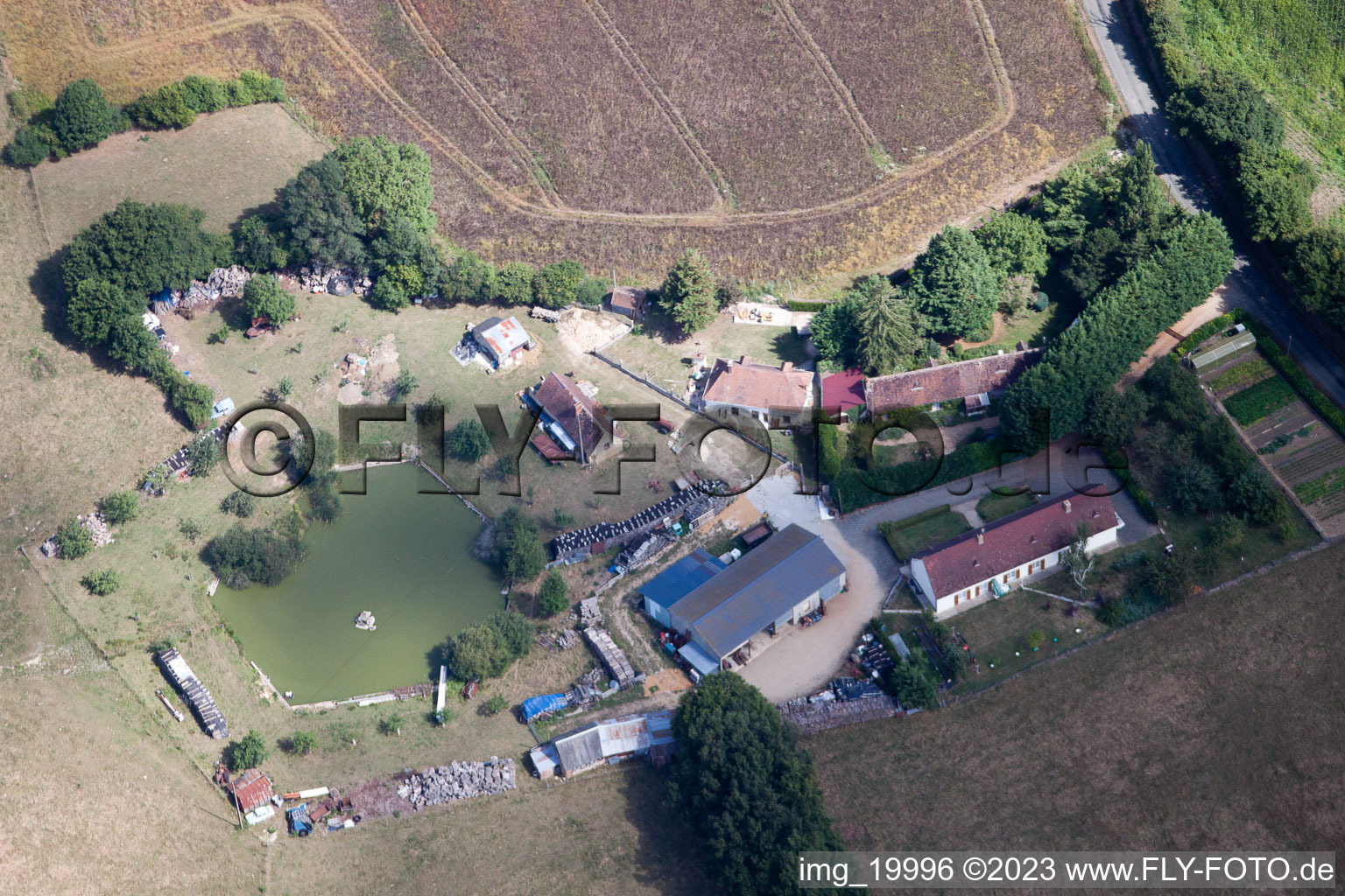 Luftaufnahme von Melleray im Bundesland Sarthe, Frankreich