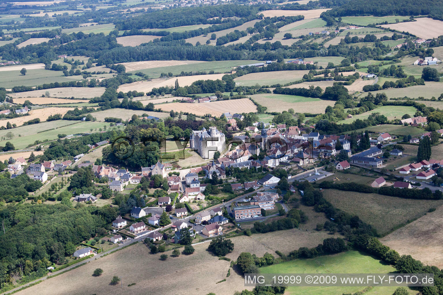 Luftbild von Montmirail im Bundesland Sarthe, Frankreich