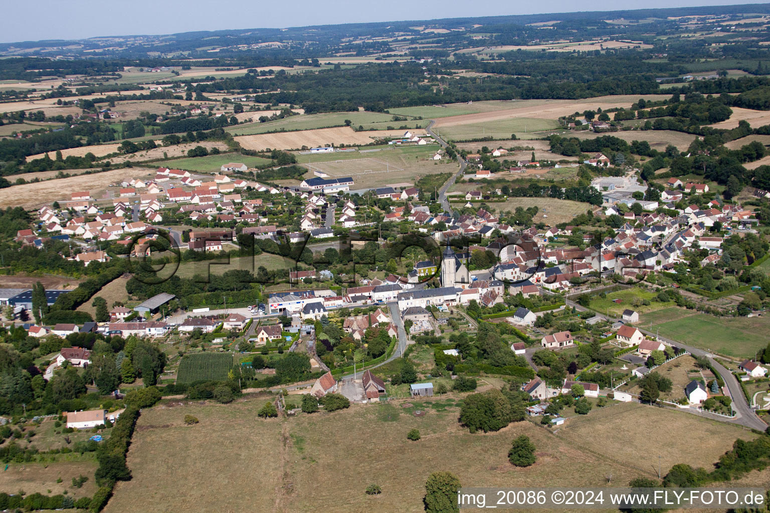 Lamnay im Bundesland Sarthe, Frankreich von oben