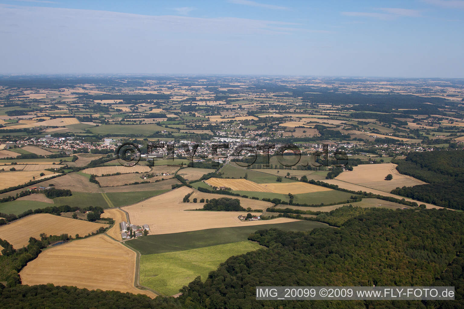 Vibraye im Bundesland Sarthe, Frankreich aus der Luft betrachtet