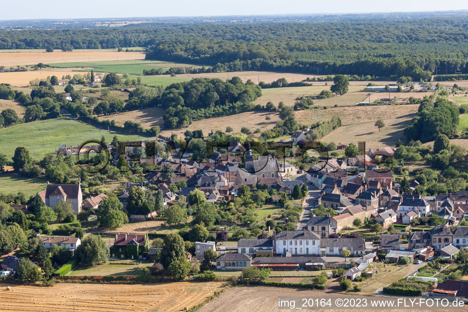 Coudrecieux im Bundesland Sarthe, Frankreich aus der Vogelperspektive