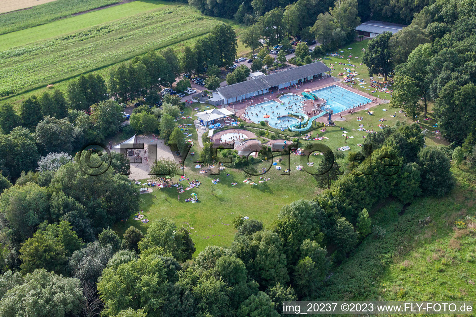 Kandel, Waldschwimmbad im Bundesland Rheinland-Pfalz, Deutschland