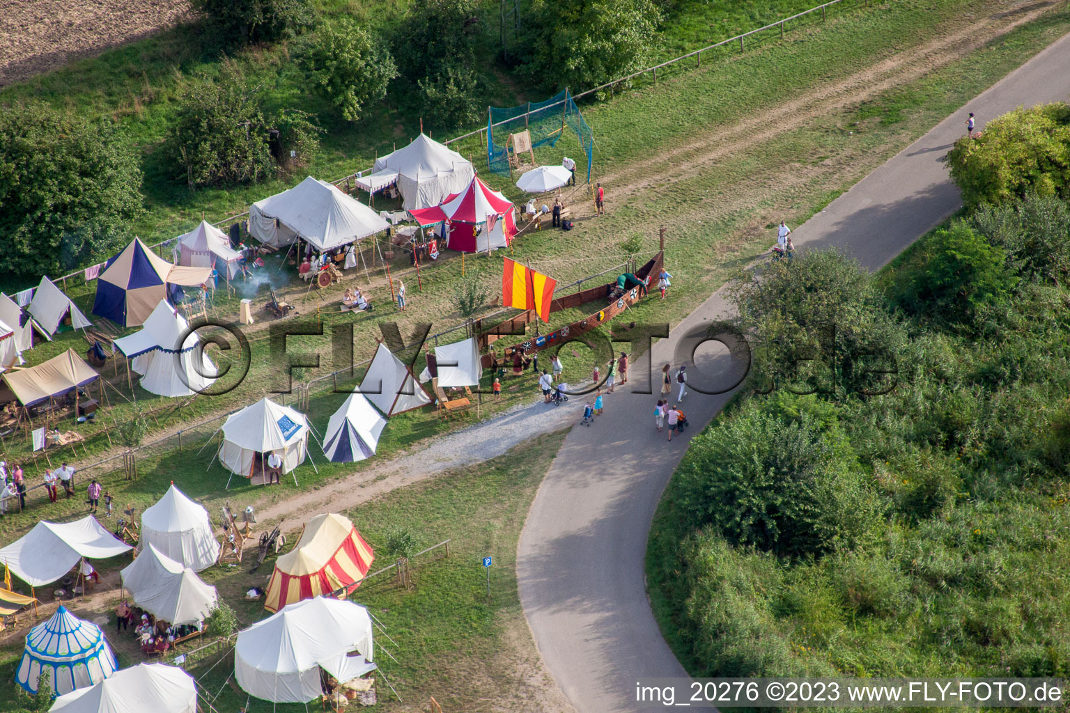 Jockgrim, mittelalterl. Fest im Bundesland Rheinland-Pfalz, Deutschland aus der Luft betrachtet