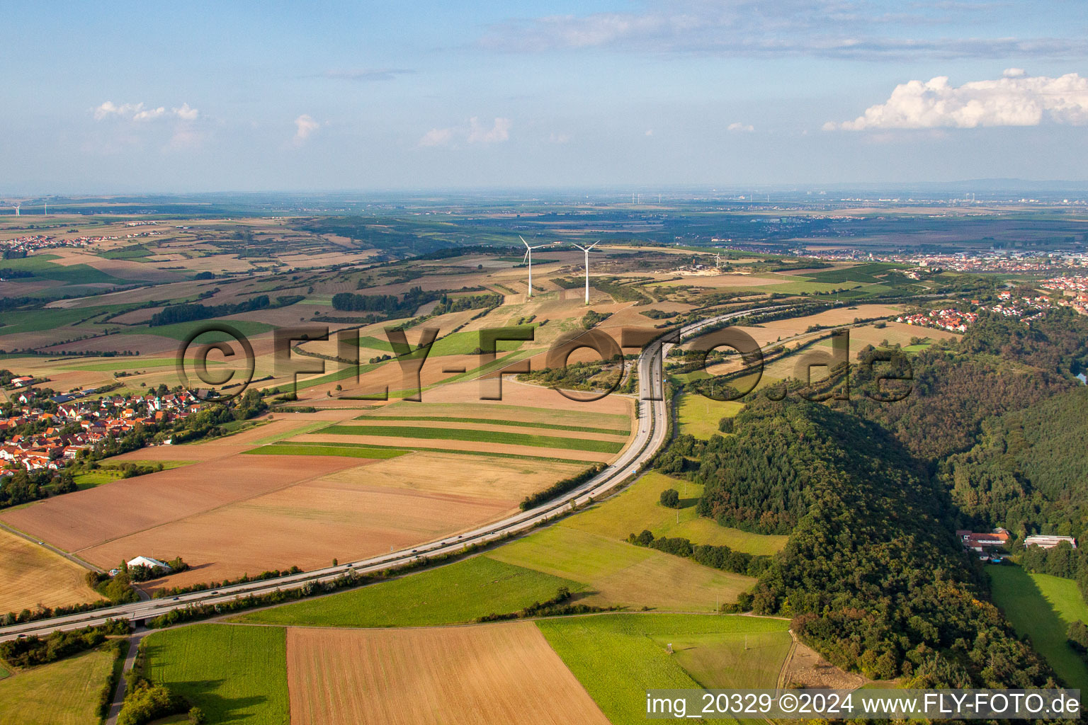 Autobahn- Streckenverlauf der BAB BAB A6 bei in Nackterhof in Hettenleidelheim im Bundesland Rheinland-Pfalz, Deutschland