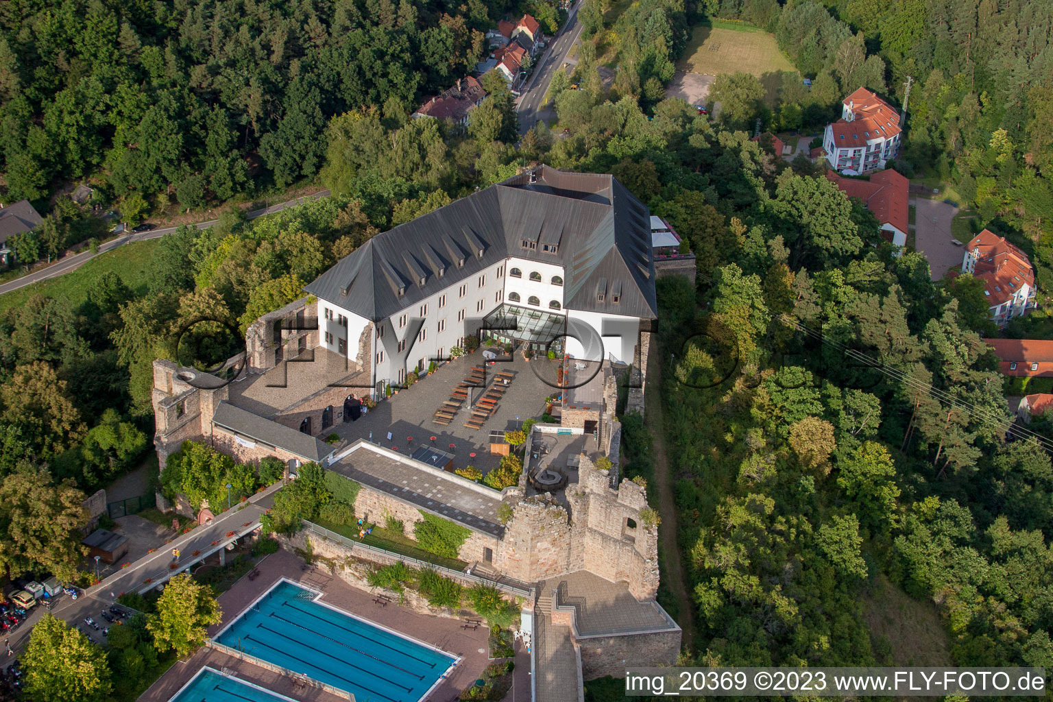 Altleiningen im Bundesland Rheinland-Pfalz, Deutschland aus der Drohnenperspektive