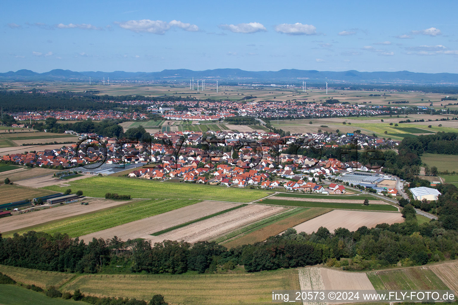 Ortsansicht der Straßen und Häuser von Kuhardt im Bundesland Rheinland-Pfalz, Deutschland