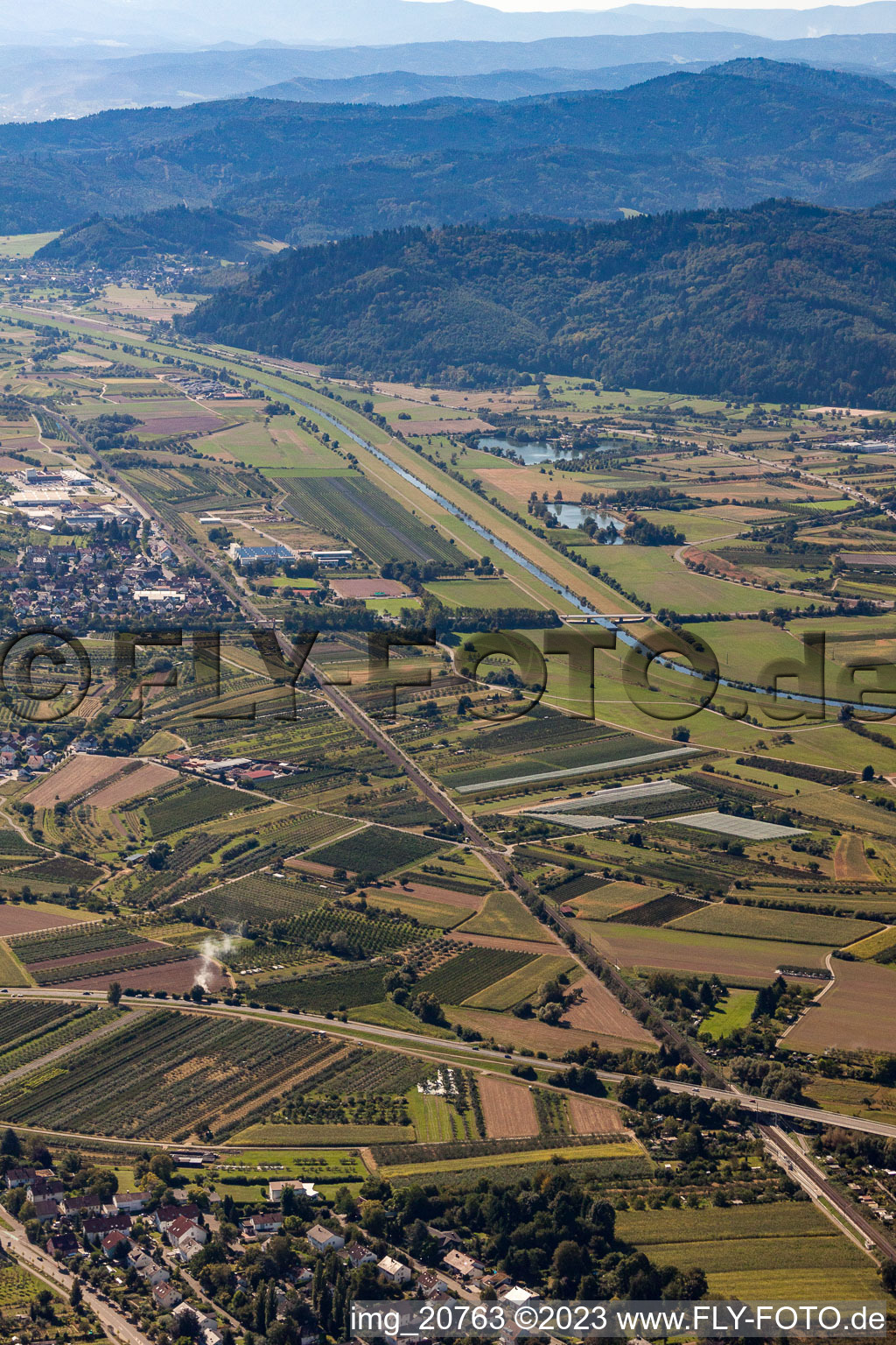 Luftaufnahme von Ortenberg, Kinzigtal im Bundesland Baden-Württemberg, Deutschland