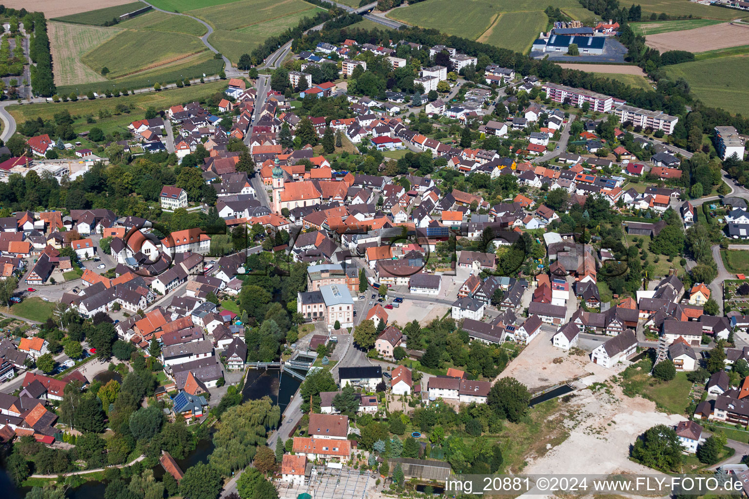 Ortsansicht der Straßen und Häuser der Wohngebiete in Willstätt im Bundesland Baden-Württemberg, Deutschland