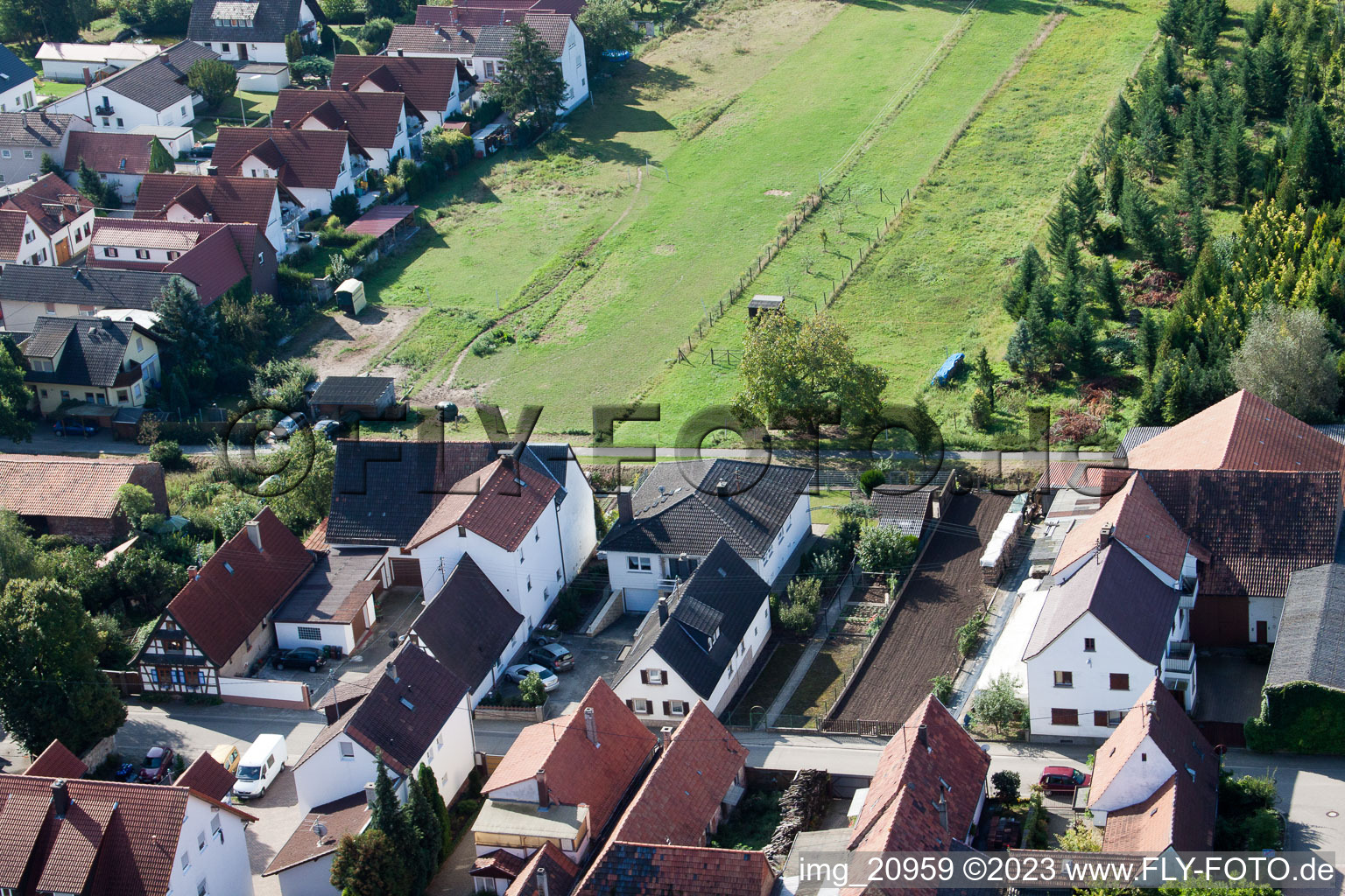 Freckenfeld, Am Brennofen im Bundesland Rheinland-Pfalz, Deutschland von oben gesehen
