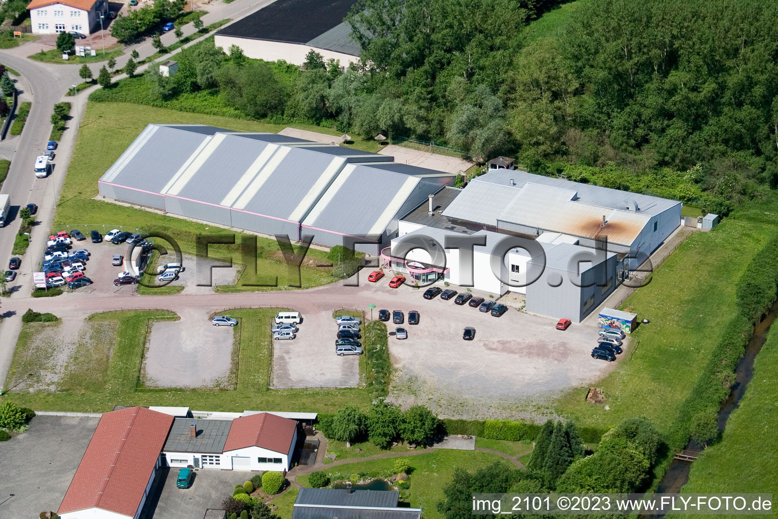 Luftbild von Minderslachen, Sportpark in Kandel im Bundesland Rheinland-Pfalz, Deutschland