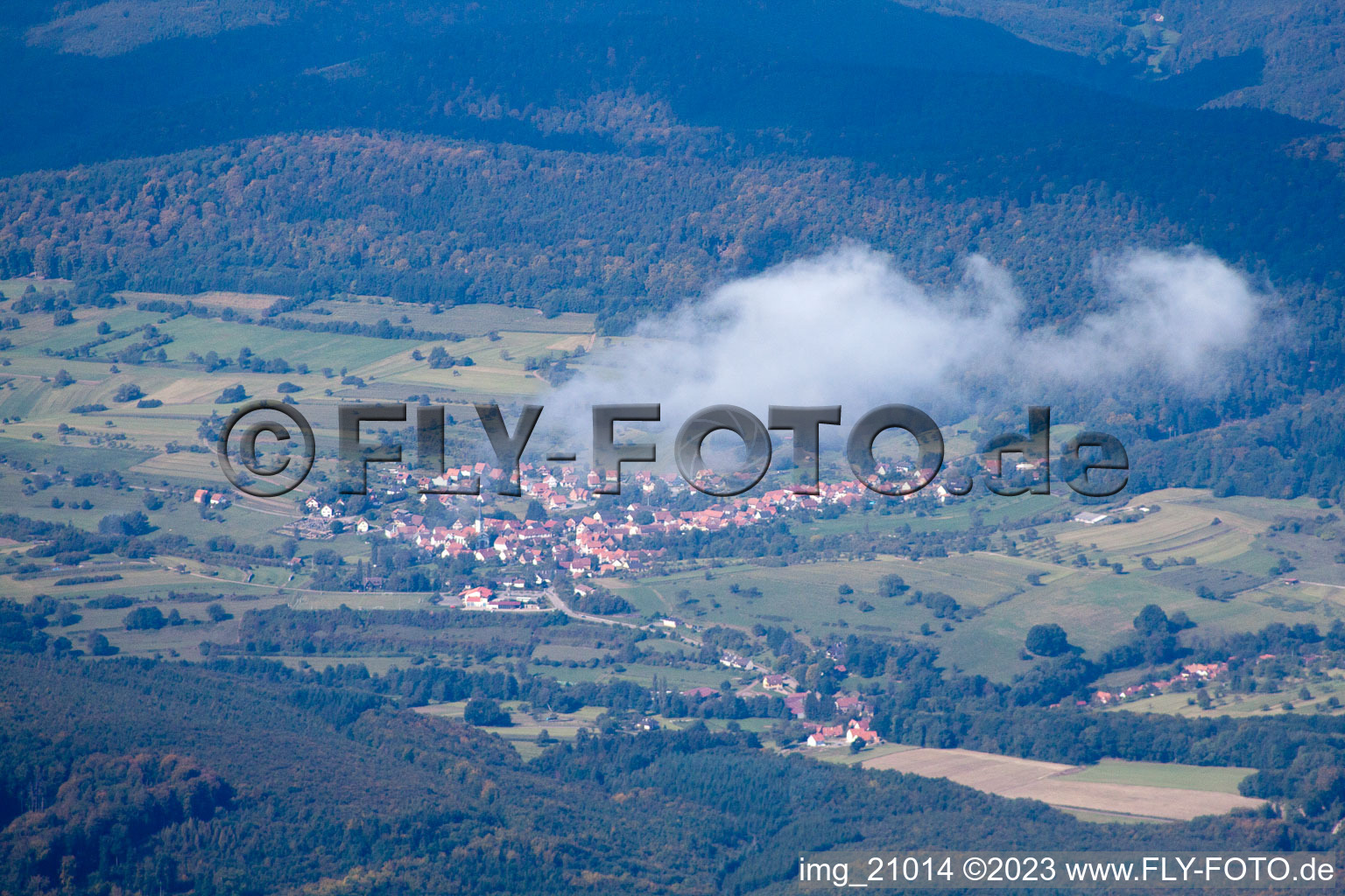 Luftaufnahme von Climbach im Bundesland Bas-Rhin, Frankreich