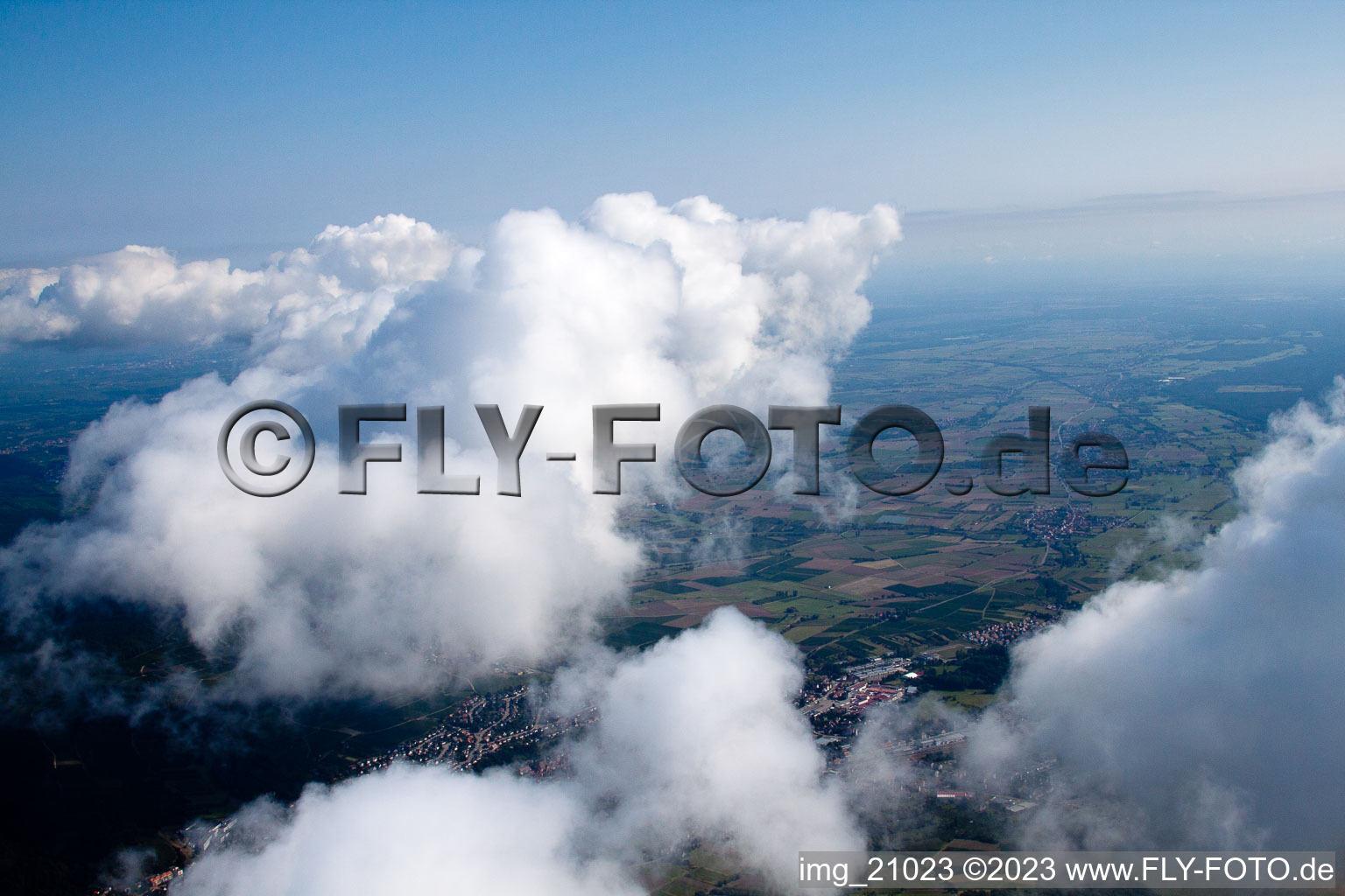Luftaufnahme von Steinseltz (Elsass) im Bundesland Bas-Rhin, Frankreich