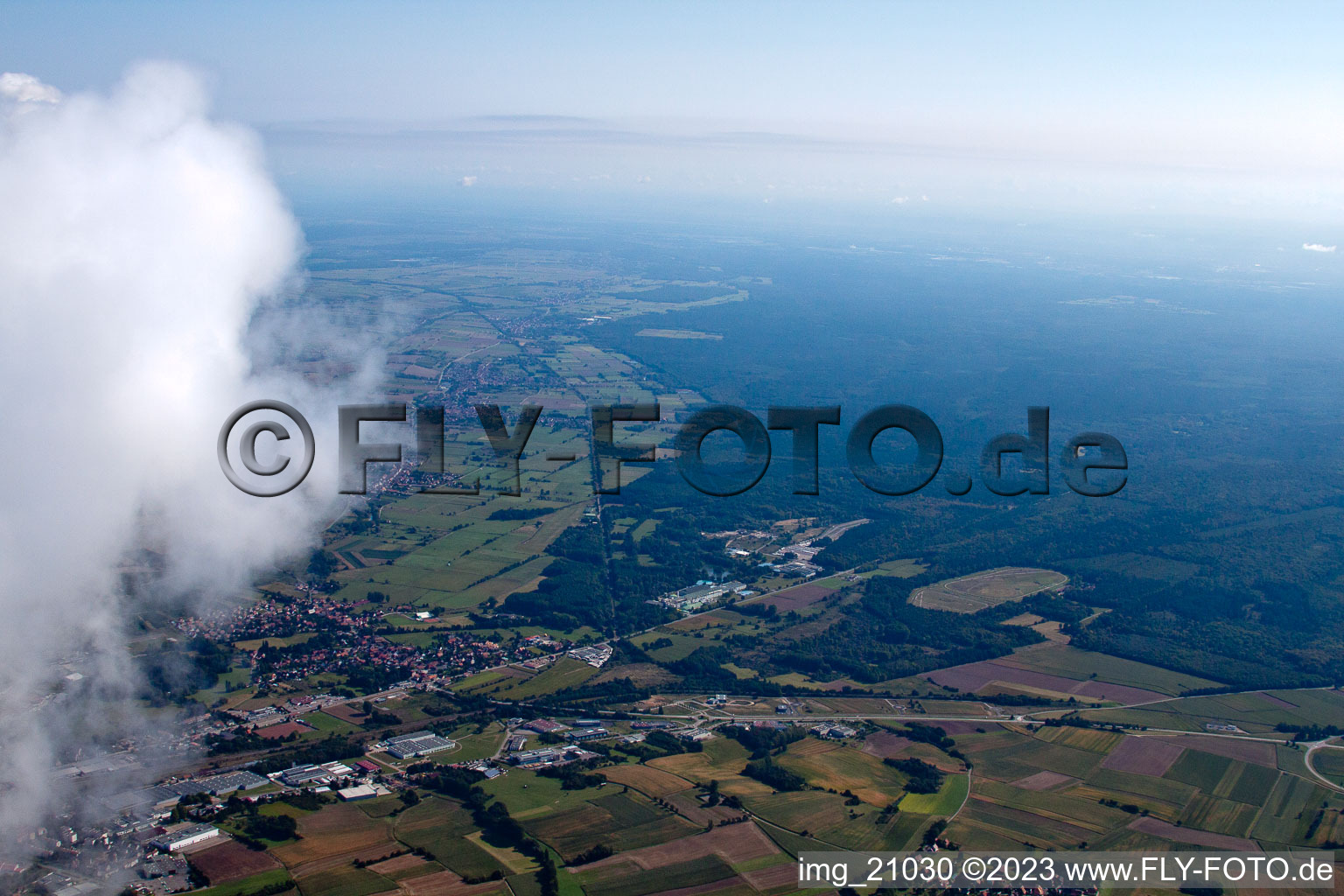 Luftaufnahme von Wissembourg von Süden im Bundesland Bas-Rhin, Frankreich