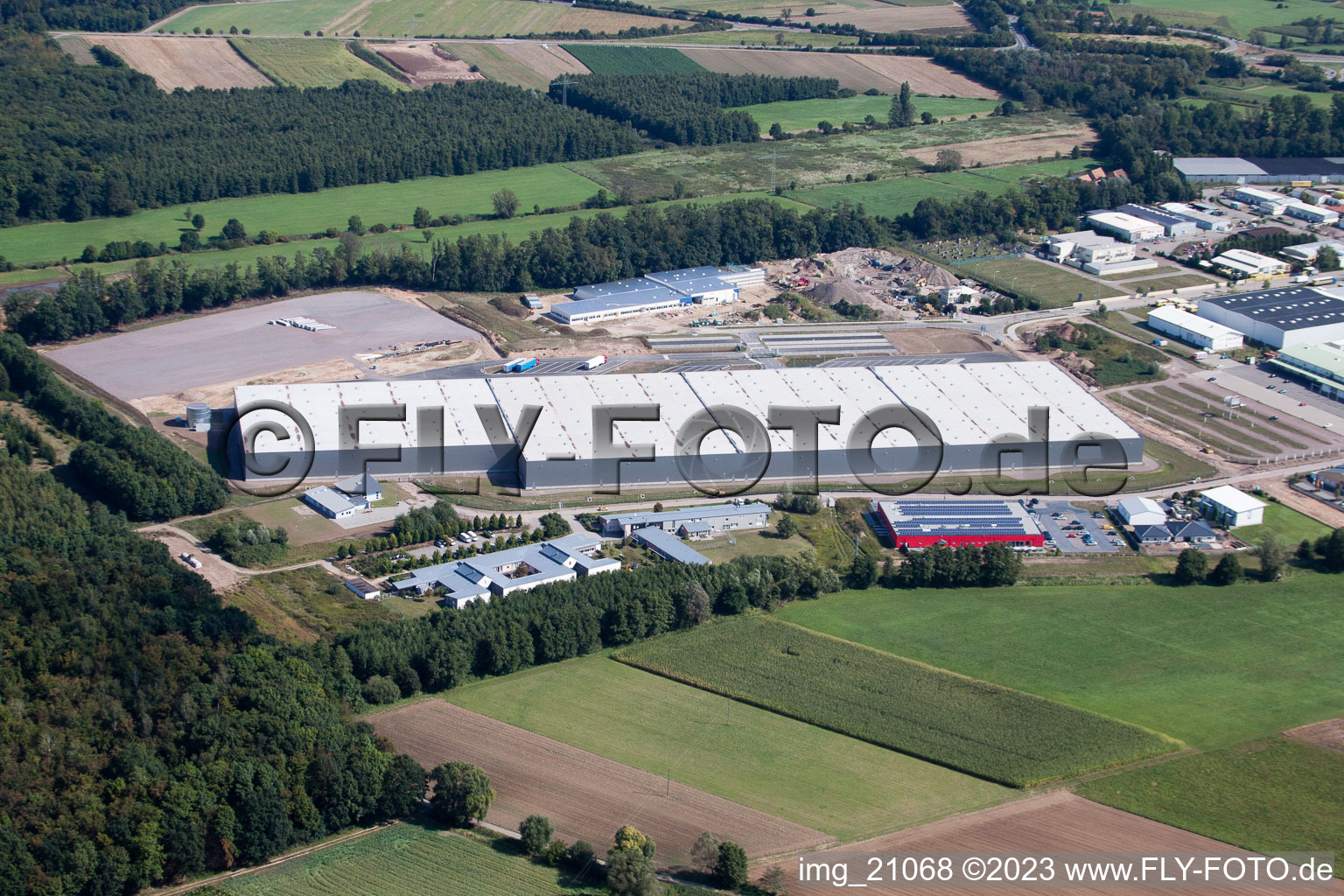 Minderslachen, Zufall Logistik-Center in Kandel im Bundesland Rheinland-Pfalz, Deutschland aus der Drohnenperspektive