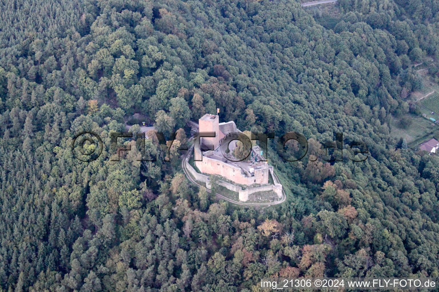 Klingenmünster, Burg Landeck im Bundesland Rheinland-Pfalz, Deutschland aus der Luft