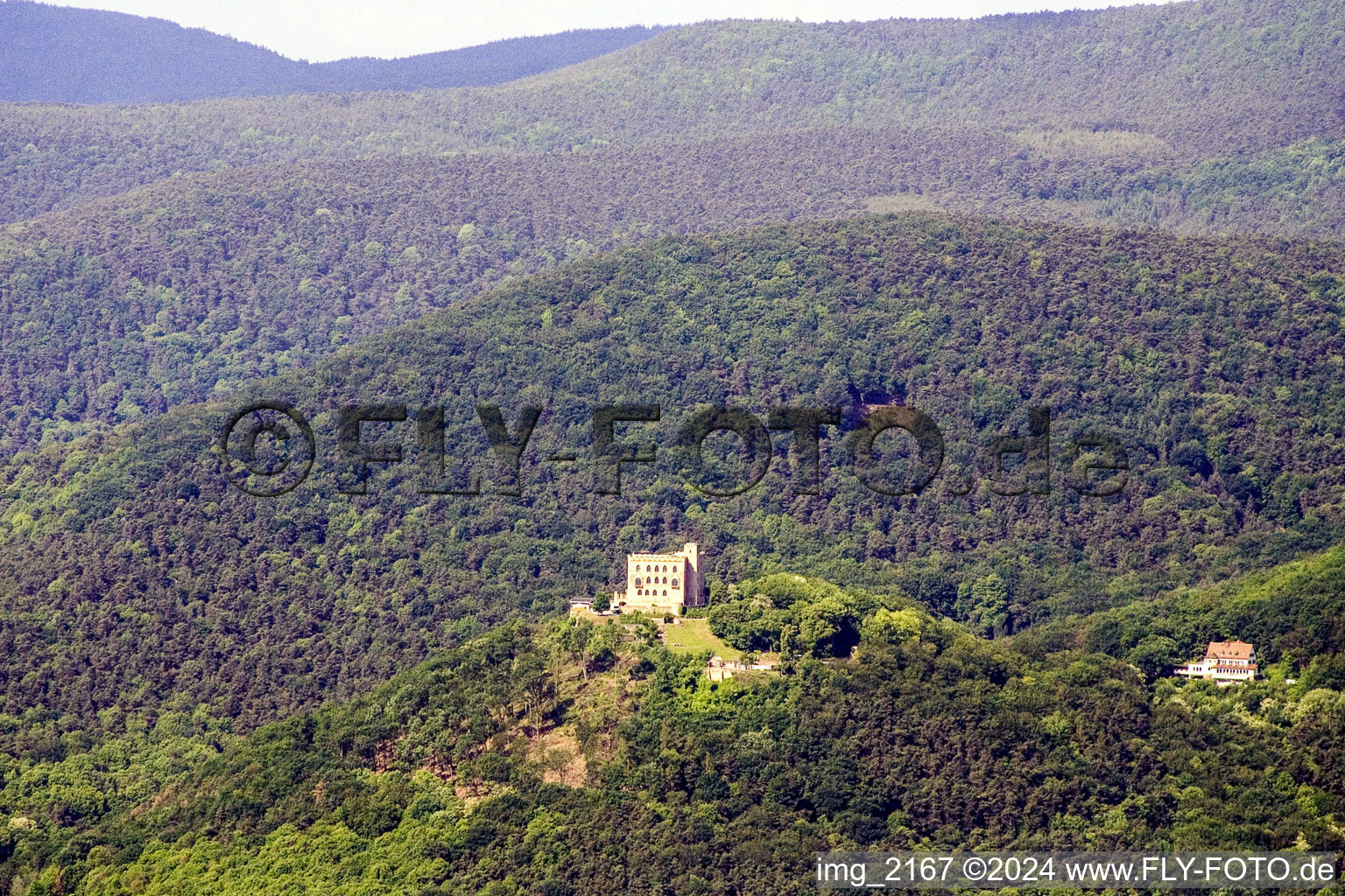 Hambacher Schloss im Ortsteil Hambach an der Weinstraße in Neustadt an der Weinstraße im Bundesland Rheinland-Pfalz, Deutschland