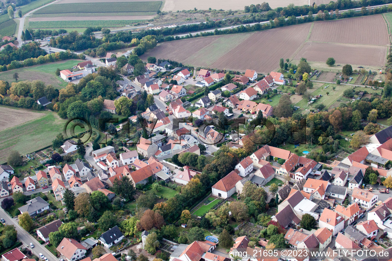 Eppelsheim im Bundesland Rheinland-Pfalz, Deutschland von der Drohne aus gesehen