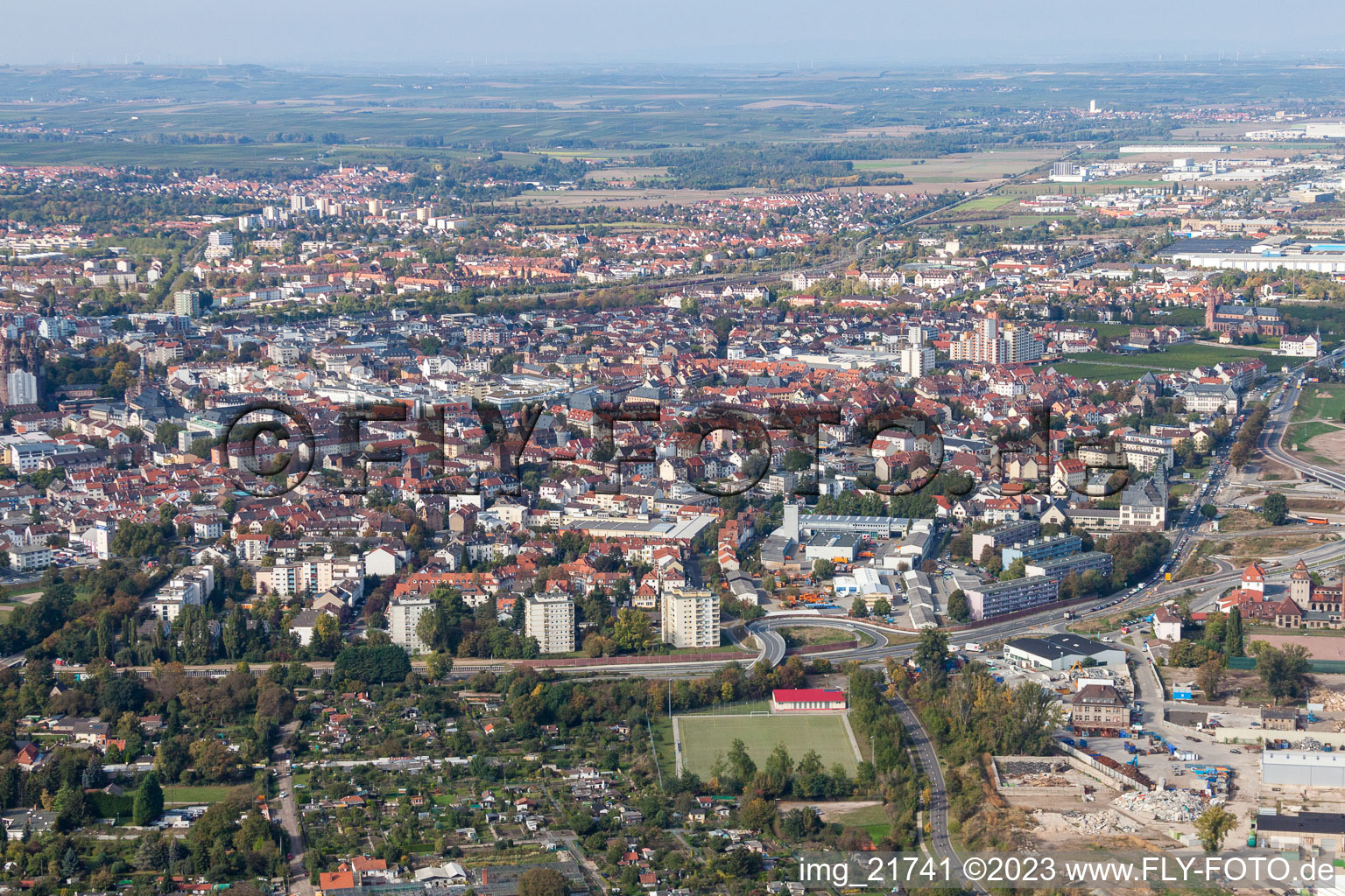 Luftaufnahme von Worms im Bundesland Rheinland-Pfalz, Deutschland