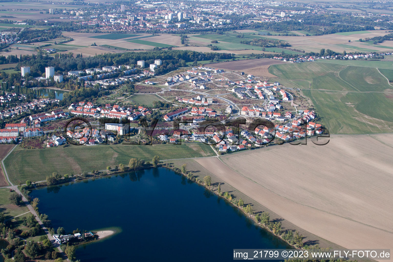 Ortsteil Oggersheim in Ludwigshafen am Rhein im Bundesland Rheinland-Pfalz, Deutschland von der Drohne aus gesehen