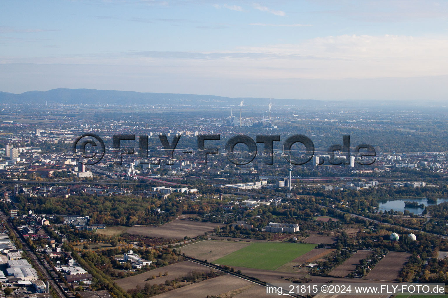 West von Nordwesten in Ludwigshafen am Rhein im Bundesland Rheinland-Pfalz, Deutschland