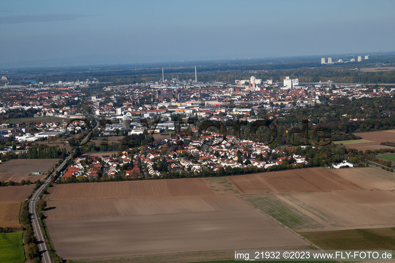 Schrägluftbild von Worms im Bundesland Rheinland-Pfalz, Deutschland