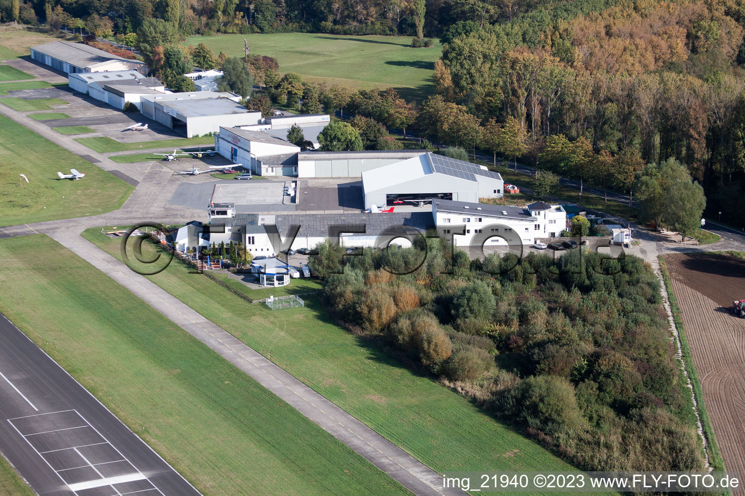 Luftbild von Aeroservice Worms im Bundesland Rheinland-Pfalz, Deutschland