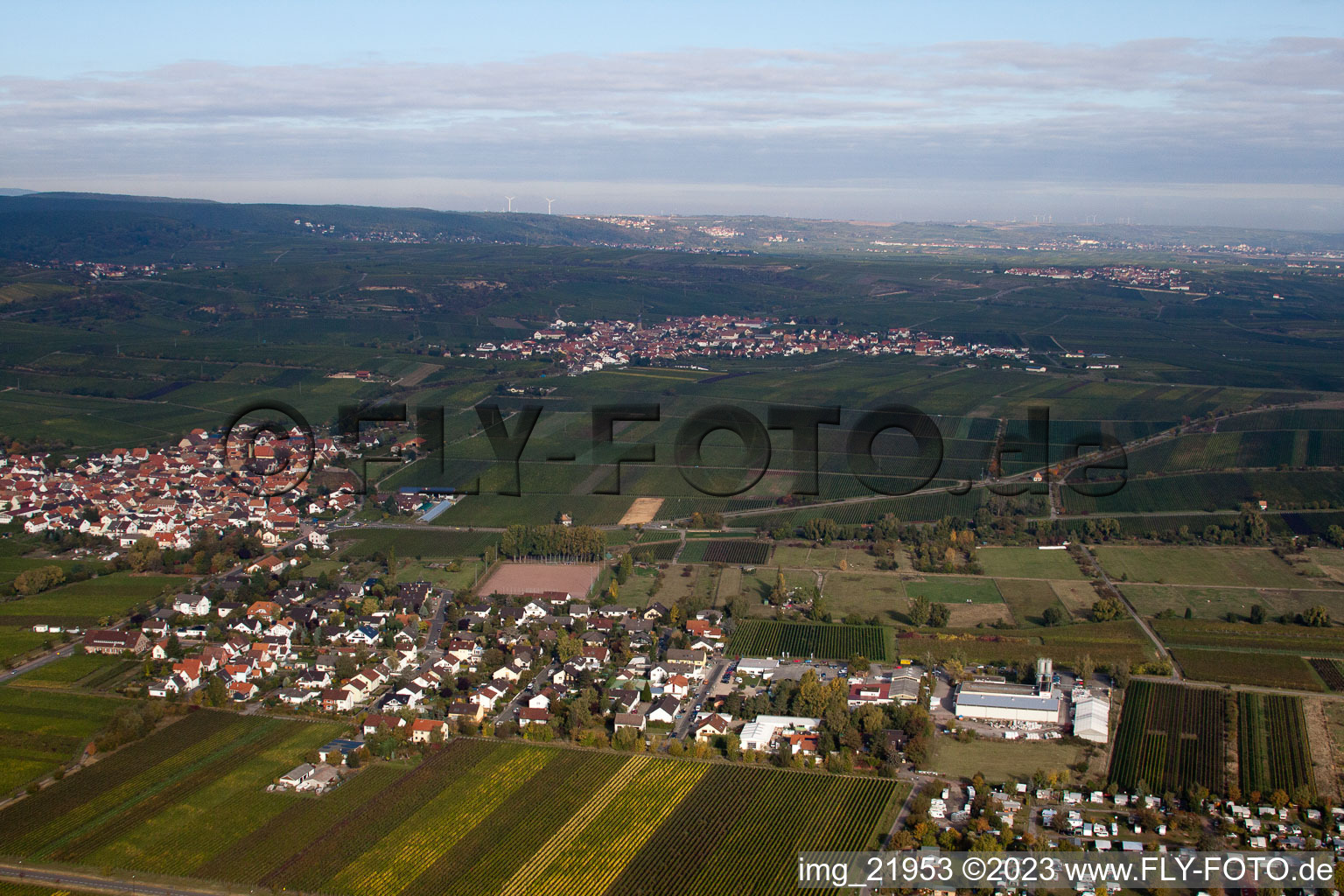 Luftaufnahme von Kallstadt im Bundesland Rheinland-Pfalz, Deutschland