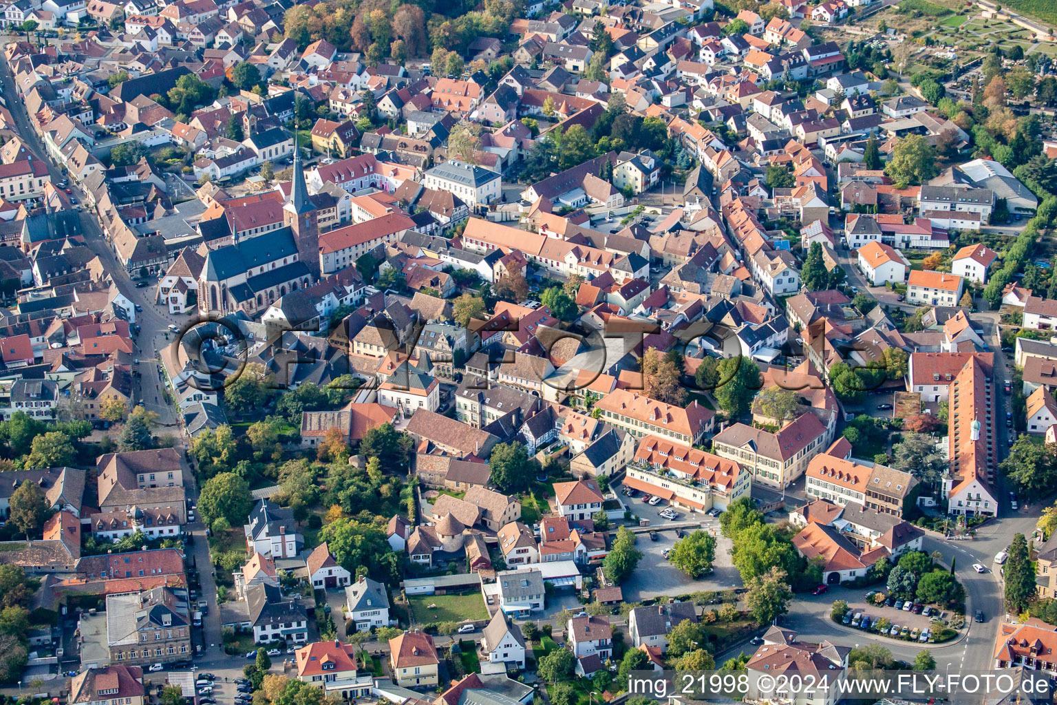 Altstadtbereich und Innenstadtzentrum in Deidesheim im Bundesland Rheinland-Pfalz, Deutschland