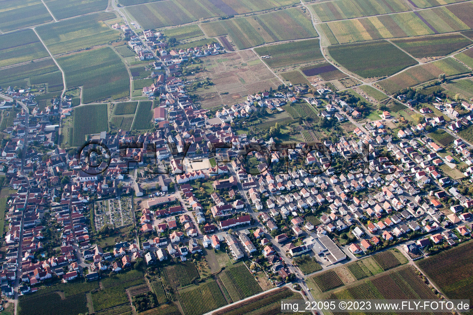 Ortsteil Diedesfeld in Neustadt an der Weinstraße im Bundesland Rheinland-Pfalz, Deutschland aus der Luft betrachtet