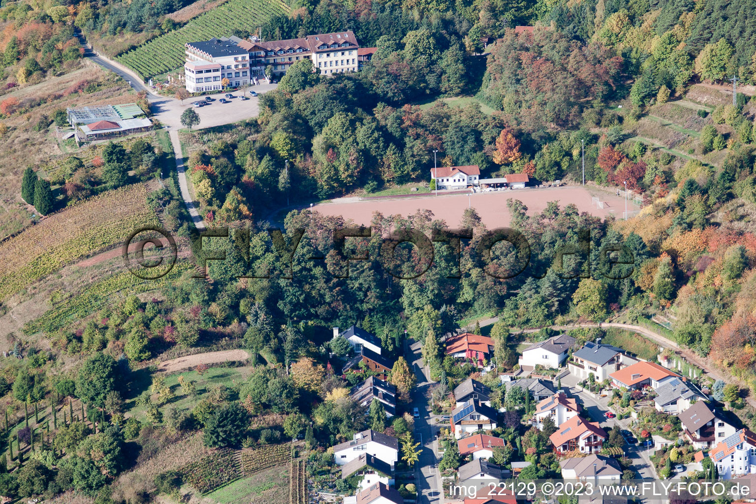 Drohnenaufname von Maikammer im Bundesland Rheinland-Pfalz, Deutschland