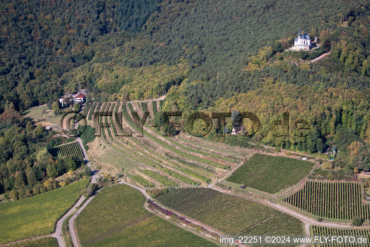 Kirchengebäude der Kapelle St. Anna Kapelle auf dem Annaberg in Burrweiler im Bundesland Rheinland-Pfalz, Deutschland