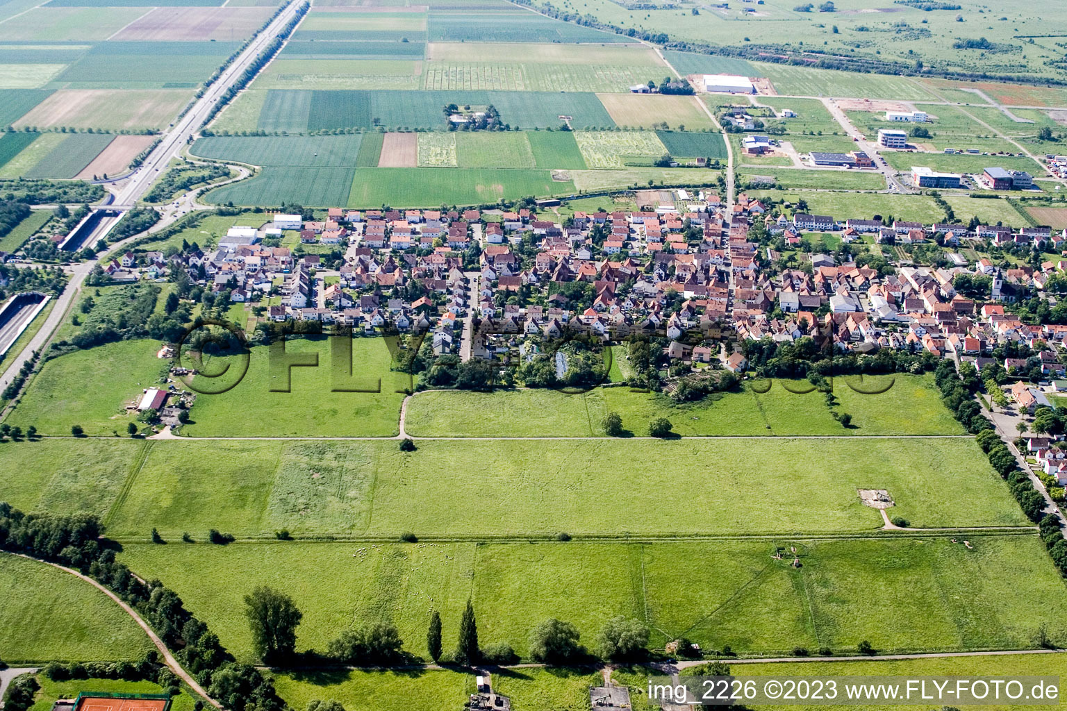 Ortsteil Dammheim in Landau in der Pfalz im Bundesland Rheinland-Pfalz, Deutschland aus der Drohnenperspektive
