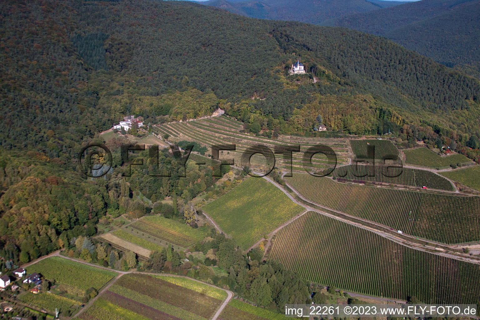 Luftaufnahme von Burrweiler, Annakapelle im Bundesland Rheinland-Pfalz, Deutschland