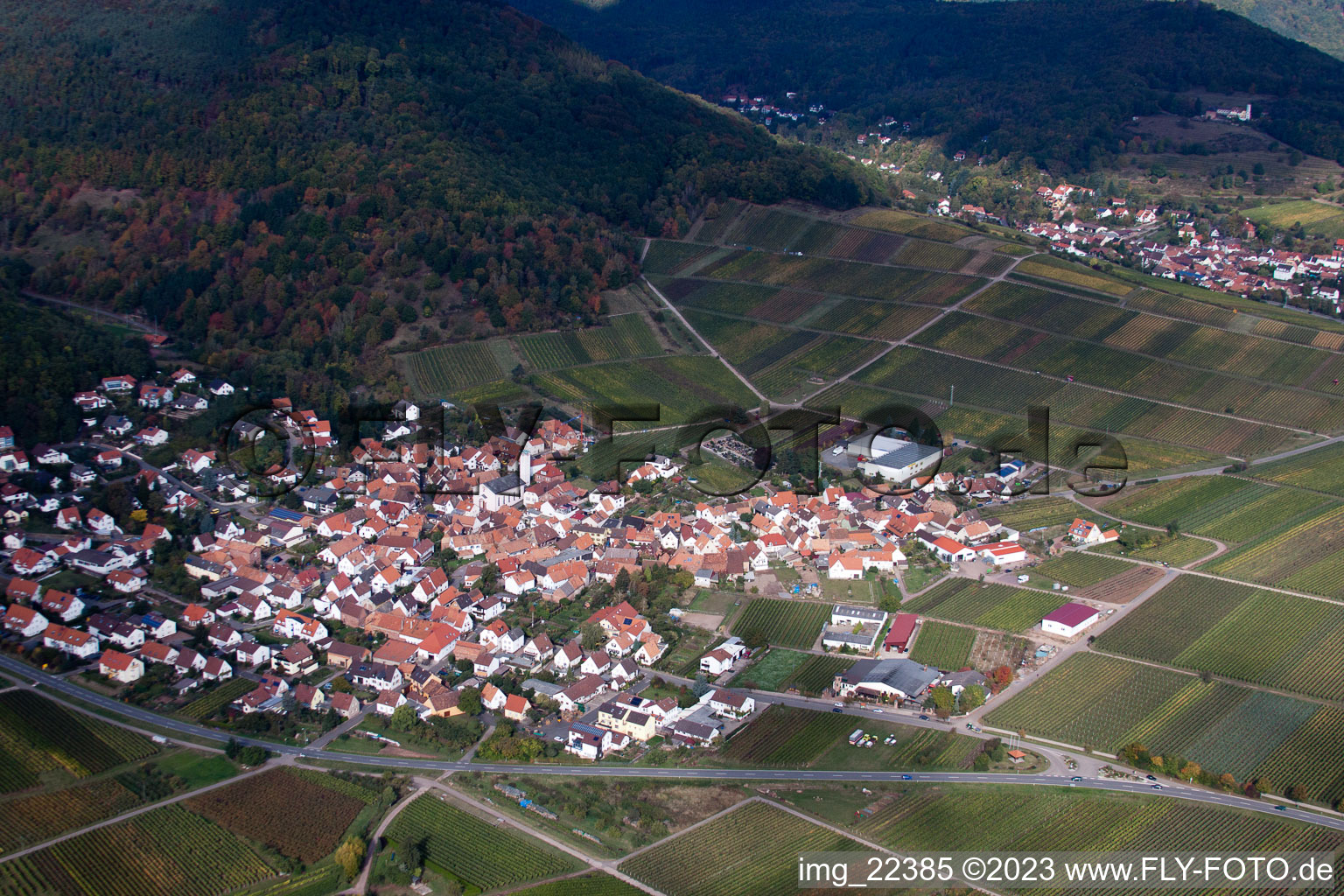 Drohnenbild von Eschbach im Bundesland Rheinland-Pfalz, Deutschland