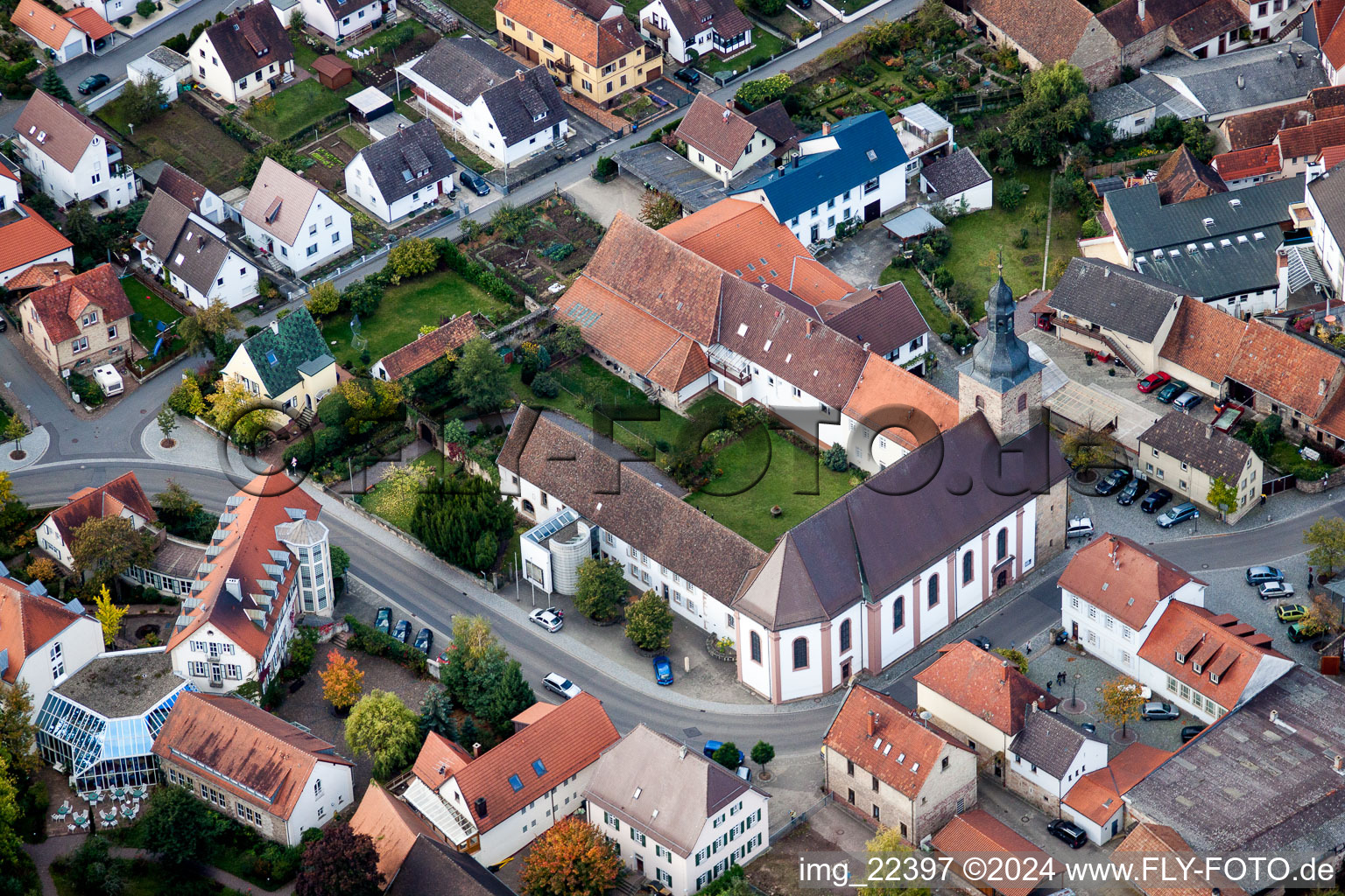 Gebäudekomplex des Klosters Kloster Klingenmünster in Klingenmünster im Bundesland Rheinland-Pfalz, Deutschland