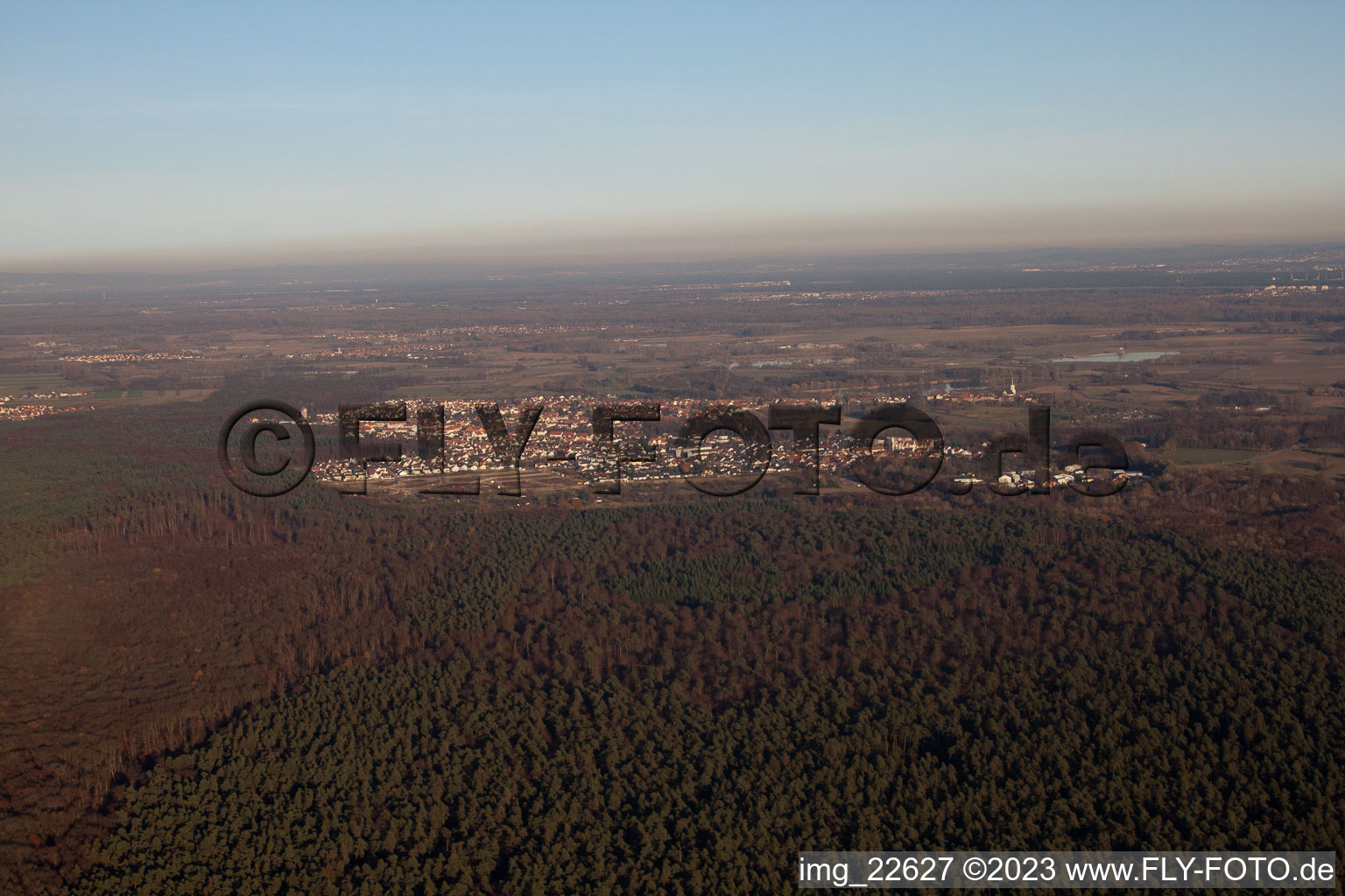 Luftaufnahme von Jockgrim von Süden im Bundesland Rheinland-Pfalz, Deutschland